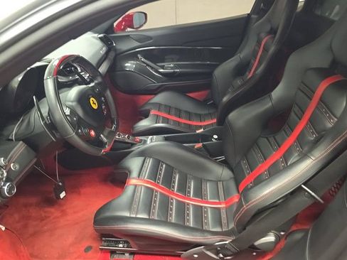Used 2017 Ferrari 488 GTB RWD image 5