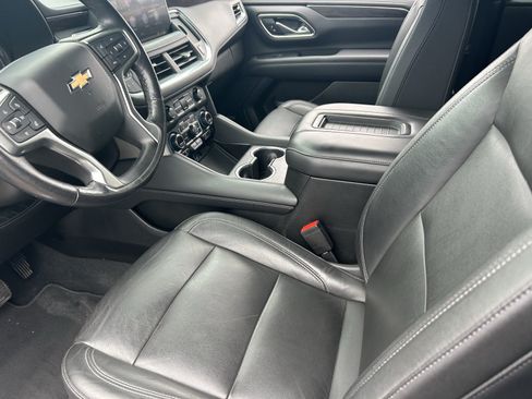 Used 2021 Chevrolet Suburban LT w/ LT Signature Package RWD image 13