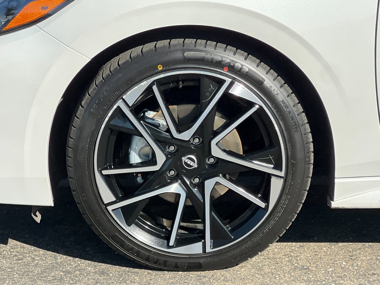 Used 2025 Nissan Sentra SR w/ SR Premium Package FWD image 23