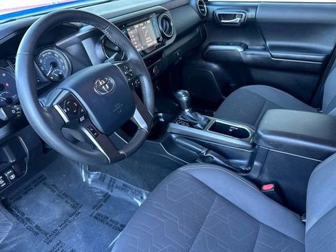 Certified 2017 Toyota Tacoma TRD Off-Road image 12