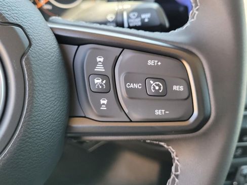 New 2025 Jeep Gladiator Mojave image 24