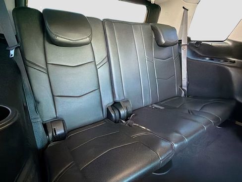 Used 2015 Cadillac Escalade Premium image 20