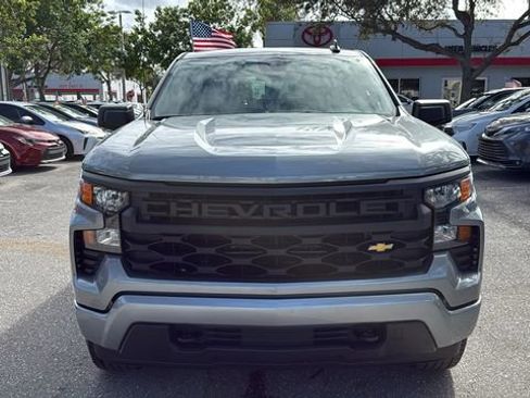 Used 2025 Chevrolet Silverado 1500 Custom image 2