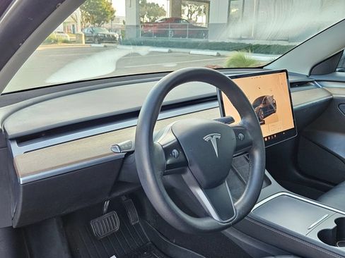 Used 2022 Tesla Model 3 Long Range AWD/4WD image 9