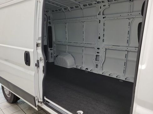 Used 2024 RAM ProMaster 2500 image 29