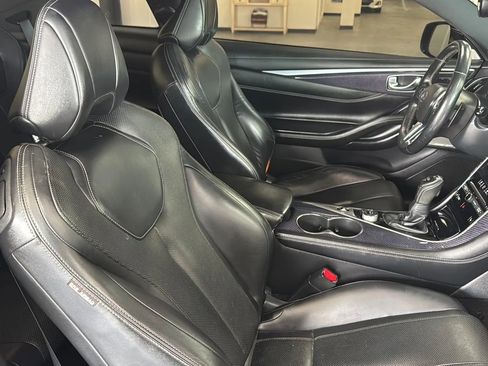 Used 2017 INFINITI Q60 Red Sport 400 AWD/4WD image 10