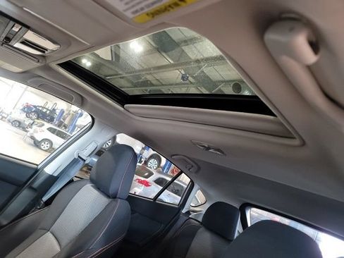 Used 2018 Subaru Crosstrek 2.0i Premium w/ Moonroof Package AWD/4WD image 11