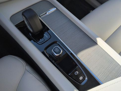 New 2025 Volvo XC60 T8 Plus w/ Protection Package Premier image 22