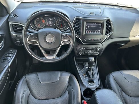 Used 2021 Jeep Cherokee Latitude Lux image 17