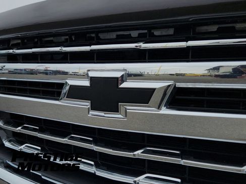 Used 2019 Chevrolet Silverado 1500 LTZ w/ LTZ Premium Package AWD/4WD image 12