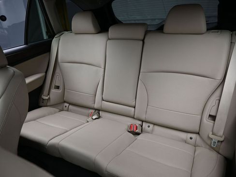 Used 2016 Subaru Outback 2.5i Limited image 25