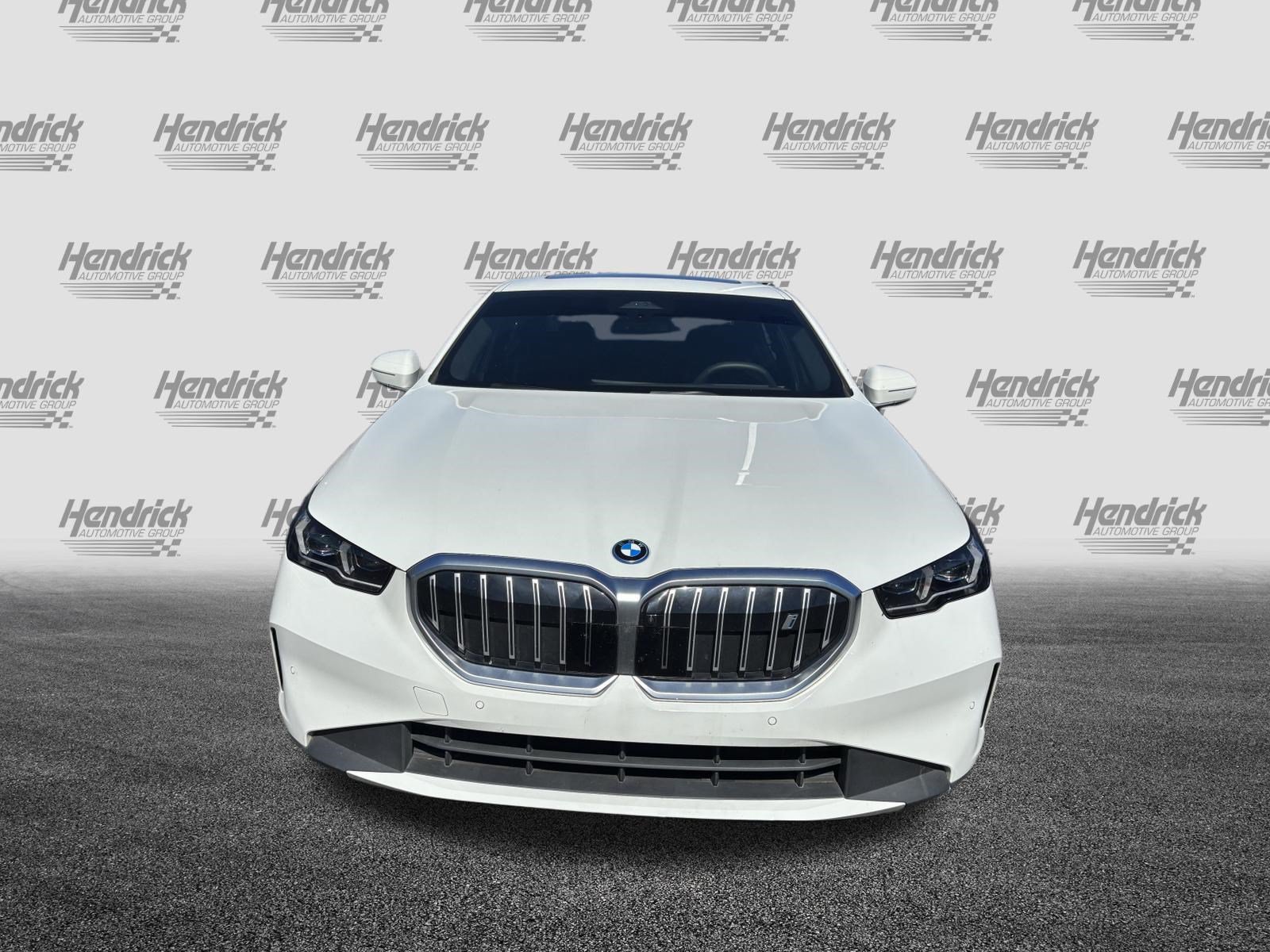 Used 2024 BMW i5 eDrive40i w/ M Sport Package RWD image 3