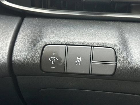 Used 2025 Hyundai Elantra Sport FWD image 16