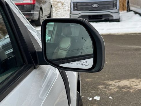 Used 2023 Ford Maverick Lariat w/ Lariat Luxury Package image 11