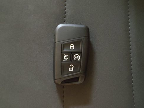 Used 2024 Volkswagen Taos SE FWD image 32