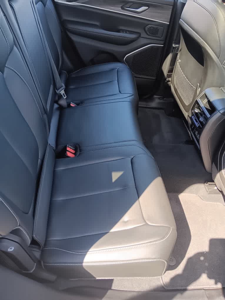 Used 2023 Jeep Grand Cherokee 4WD 4xe image 21
