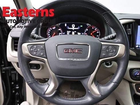 Used 2022 GMC Terrain Denali w/ Denali Premium Package AWD/4WD image 10