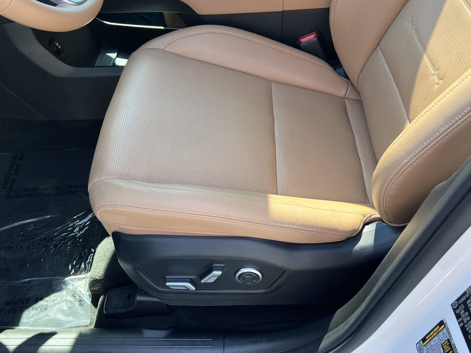 Certified 2025 Hyundai Santa Fe Limited AWD/4WD image 32