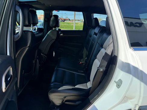 Used 2016 Jeep Grand Cherokee Laredo w/ Quick Order Package 23E image 21