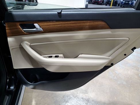 Used 2015 Hyundai Sonata Limited w/ Option Group 06 image 22