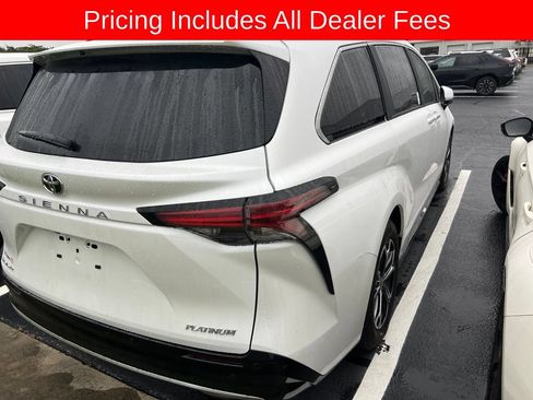 Used 2026 Toyota Sienna Platinum AWD/4WD image 5