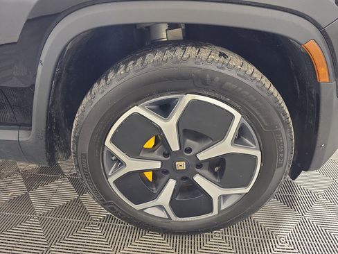 Used 2022 Rivian R1S Launch Edition image 11