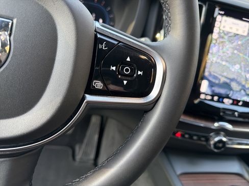 Certified 2023 Volvo XC60 B5 Plus w/ Climate Package image 20