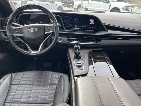 Used 2024 Cadillac Escalade ESV Premium Luxury Platinum image 4