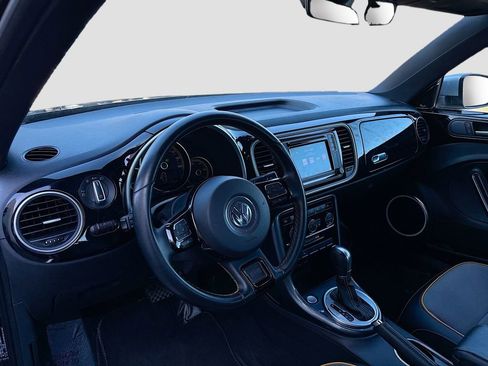 Used 2018 Volkswagen Beetle 2.0T Dune image 9