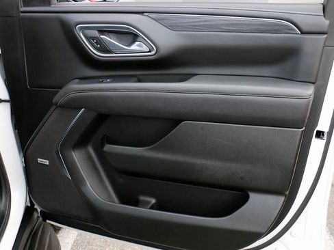 Used 2024 GMC Yukon SLT image 39