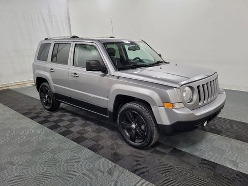 Used 2016 Jeep Patriot High Altitude AWD/4WD image 11