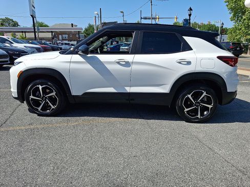 Used 2023 Chevrolet TrailBlazer RS w/ Convenience Package AWD/4WD image 2