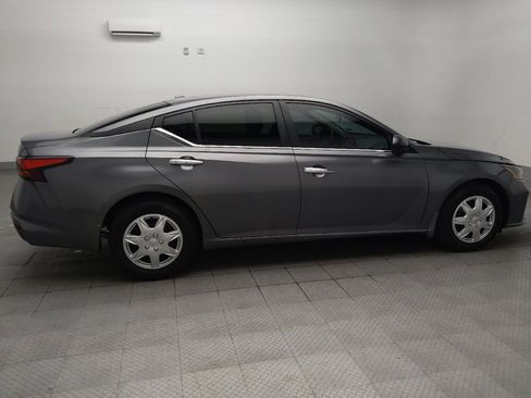 Used 2025 Nissan Altima 2.5 S FWD image 10