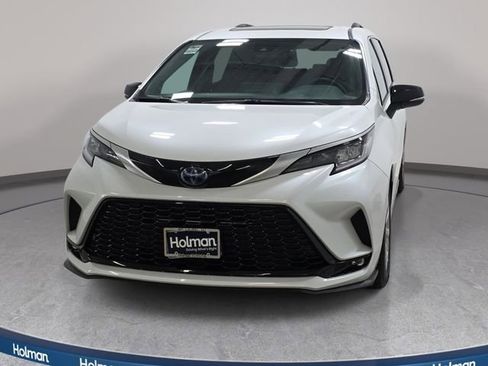 Certified 2023 Toyota Sienna XSE AWD/4WD image 2