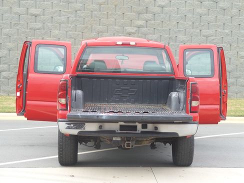 Used 2004 Chevrolet Silverado 1500 W/T image 17