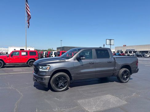 Used 2022 RAM 1500 Big Horn AWD/4WD image 3