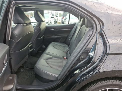 Certified 2022 Toyota Camry SE image 13