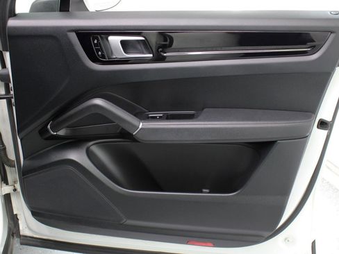 Used 2020 Porsche Cayenne AWD/4WD image 46