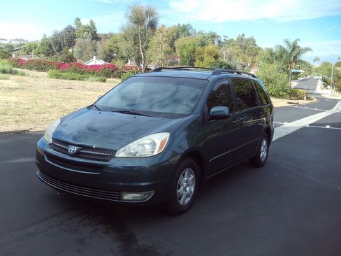 Used 2004 Toyota Sienna XLE image 10
