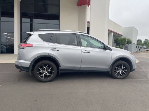 Used 2017 Toyota RAV4 SE AWD/4WD image 12