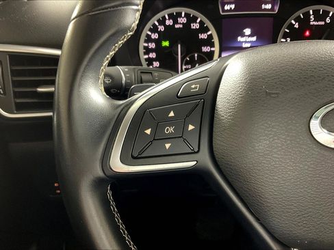 Used 2019 INFINITI QX30 image 12