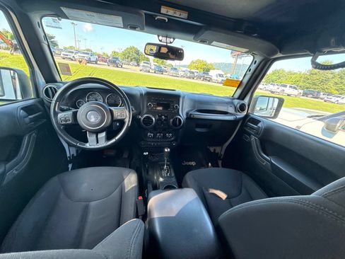 Used 2016 Jeep Wrangler Unlimited Sport w/ Quick Order Package 24S AWD/4WD image 7