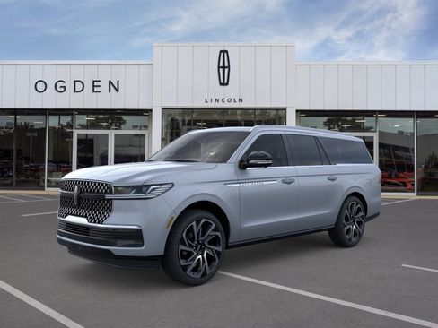 New 2026 Lincoln Navigator L Reserve AWD/4WD image 1