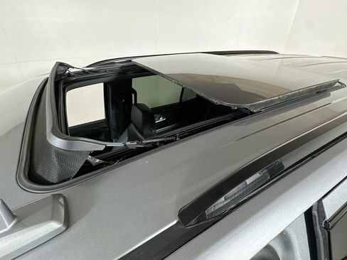 Certified 2024 Chevrolet Tahoe Z71 w/ Luxury Package image 20