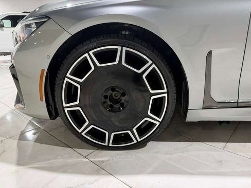 Used 2020 BMW 750i xDrive w/ Executive Package image 23