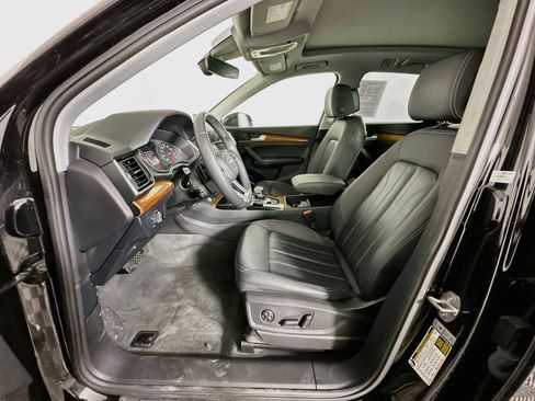 Used 2023 Audi Q5 2.0T Premium w/ Convenience Package AWD/4WD image 13