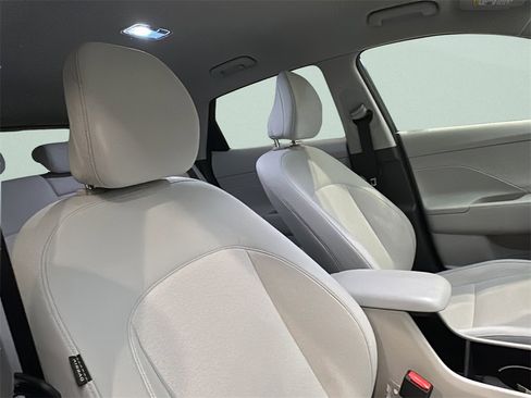 Certified 2025 Hyundai Kona SEL image 15