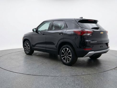 Used 2025 Chevrolet TrailBlazer LT w/ Driver Confidence Package image 6