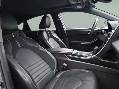 Used 2022 Toyota Avalon Touring image 37