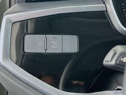Used 2025 Audi Q3 2.0T Premium AWD/4WD image 16